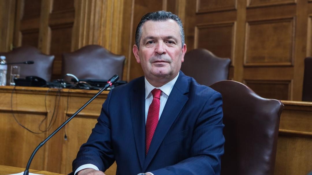 «Σφίγγα» ο Μπουκώρος στην Εξεταστική – Δεν αποκαλύπτει την κυβερνητική πηγή