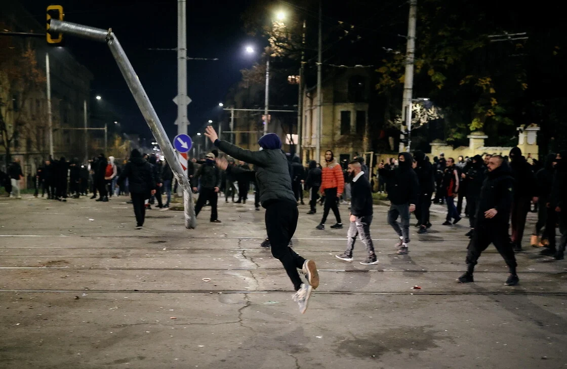 «Gen Z is coming»: Η νεολαία της Βουλγαρίας βγήκε στους δρόμους και ταρακουνά κυβέρνηση, σύστημα και… ευρώ