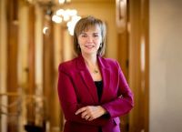 Η Ελλάδα προτείνει τη Χριστίνα Παπακωνσταντίνου για αντιπρόεδρο της ΕΚΤ – Η υποψηφιότητα με διεθνή αναφορά