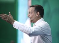 Ο Δούκας ανεβαίνει στις δημοτικότητες – Μείωση αρνητικών γνώμων και σύγκριση με Χαρδαλιά