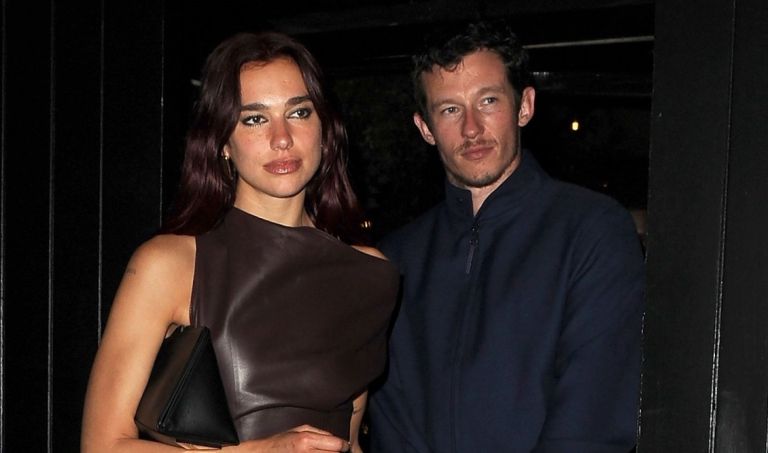 Ντούα Λίπα–Καλούμ Τέρνερ: Ο αισθησιακός χορός μαγνήτισε τα βλέμματα–«Είναι φτιαγμένοι ο ένας για τον άλλον»