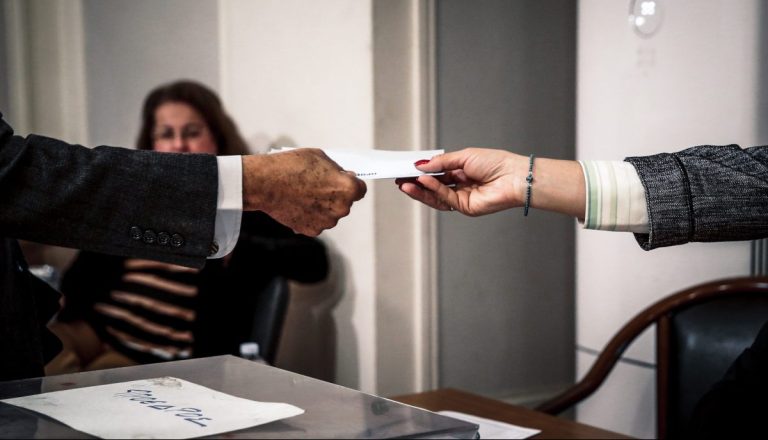 Χαμηλή συμμετοχή και παρασκήνιο: Κρίνεται σήμερα ο νέος πρόεδρος του ΔΣΑ