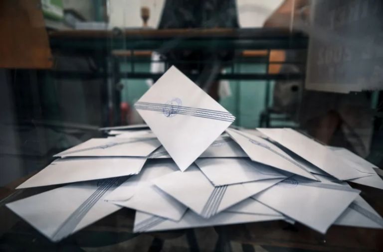 Δημοσκόπηση Metron Analysis: Στο 12,9% το προβάδισμα της ΝΔ–Κερδισμένοι Κωνσταντοπούλου,Βελόπουλος