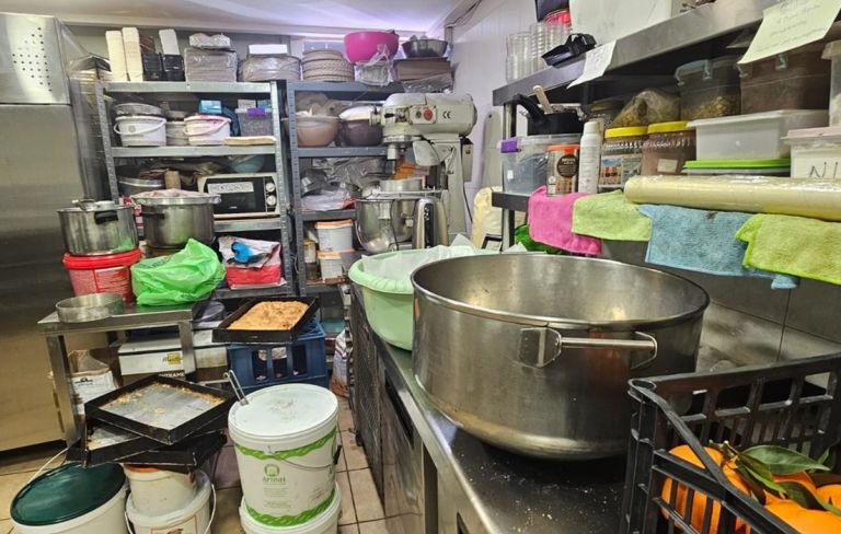 Περιφέρεια Αττικής: Σαρωτικοί έλεγχοι, 12 τόνοι ακατάλληλων προϊόντων και πρόστιμα άνω των 324.000€