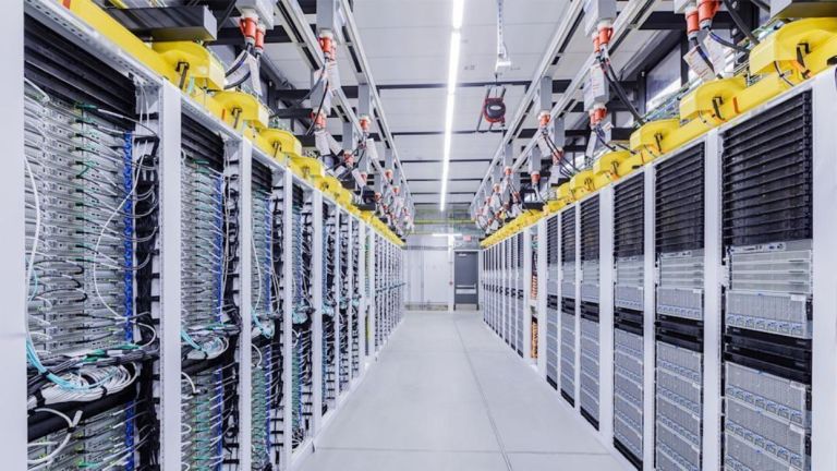 Δισεκατομμύρια για Ευρώπη: Κοινοπραξία CPP–Goodman ξεκινά επενδύσεις σε data centres έως μέσα στο 2026