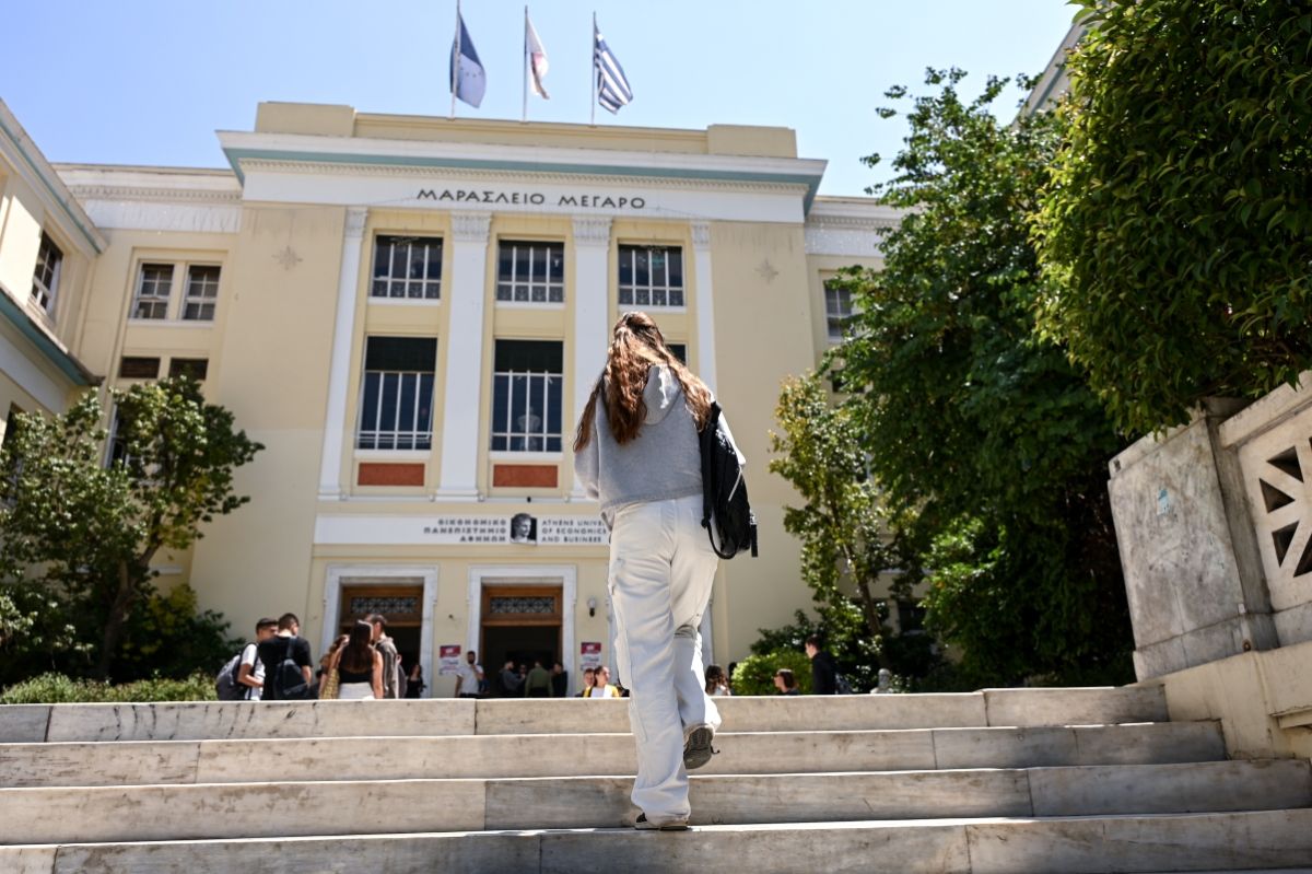 Αιώνιοι» φοιτητές στην Ελλάδα: πότε το πτυχίο γίνεται… φάντασμα και γιατί η Νομική ξεχωρίζει