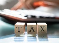 Φόροι: Όλες οι νέες φοροελαφρύνσεις που έρχονται το 2026 – Ποιοι κερδίζουν μισθωτοί, αγρότες, συνταξιούχοι