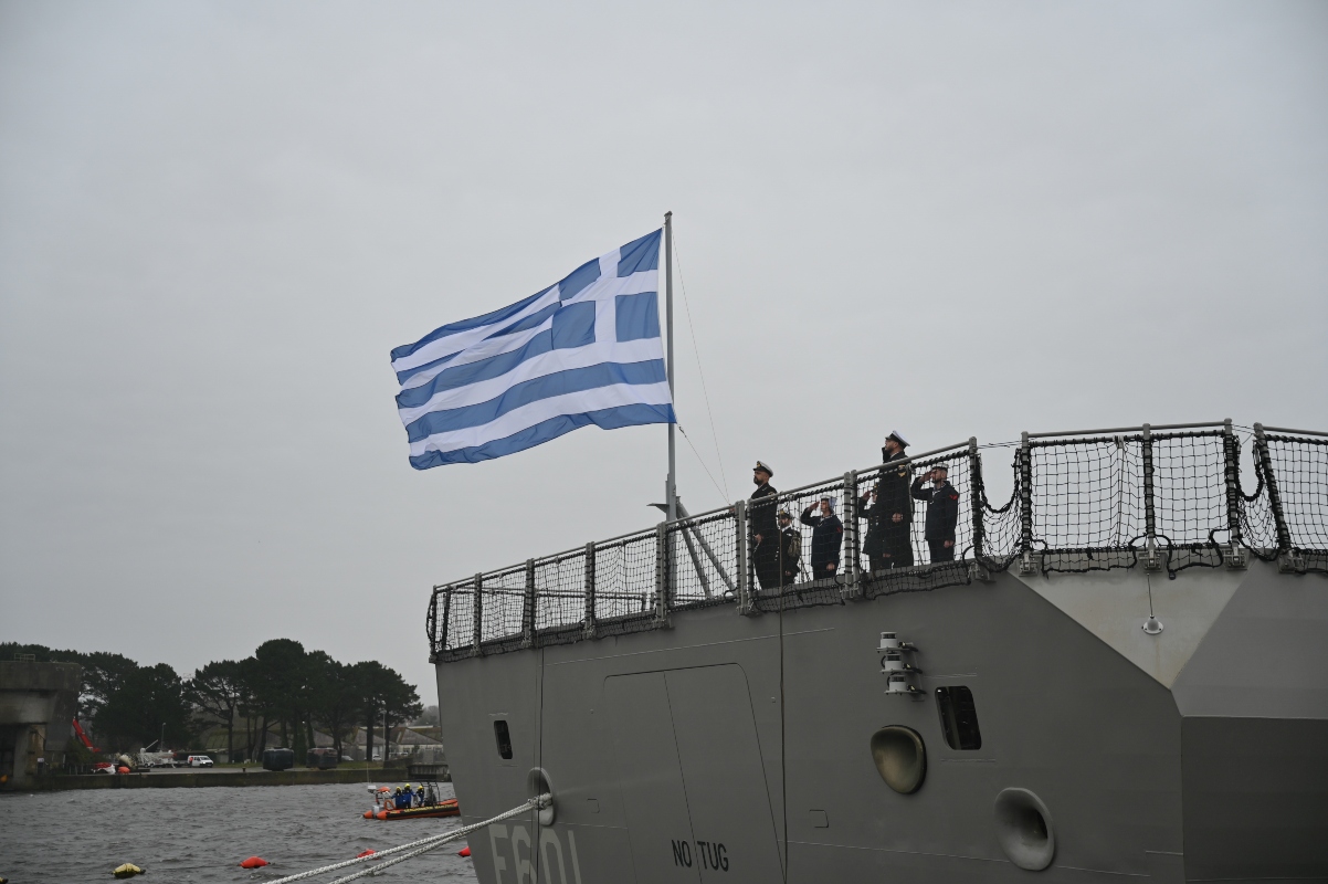 Η φρεγάτα «Κίμων» υψώνει την ελληνική σημαία: Η Ελλάδα δημιουργεί το ισχυρότερο Πολεμικό Ναυτικό στην ιστορία