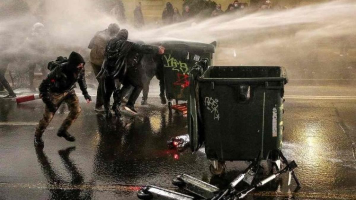 BBC: Χημικό όπλο του Α΄ Παγκοσμίου Πολέμου φέρεται να χρησιμοποιήθηκε κατά διαδηλωτών στη Γεωργία