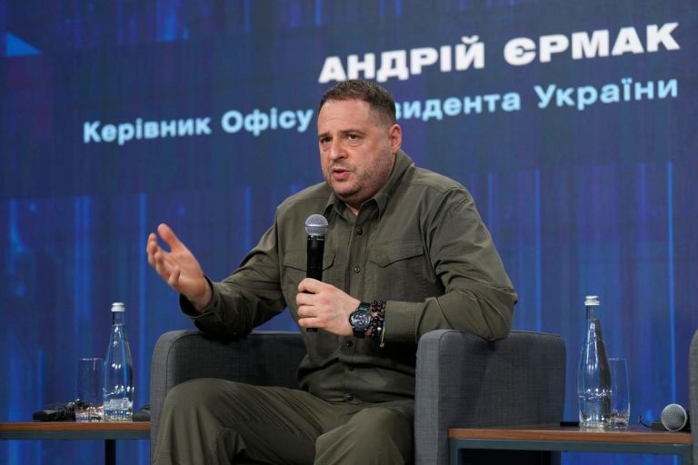 Από τον Γερμάκ στη Σκοροχόντ: Πολιτικό θρίλερ και «γκρίζες ζώνες» εξουσίας στο Κίεβο