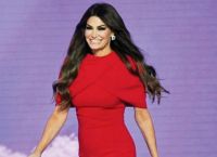 Guardian: Η Γκίλφοϊλ κλέβει την παράσταση στην Αθήνα – Από τη λάμψη στα «κόκκινα όρια» της διπλωματίας