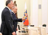 Η Ουάσιγκτον αισιόδοξη,ο Ζελένσκι επιφυλακτικός: Ο Γουίτκοφ μεταφέρει στον Πούτιν «εύθραυστο» σχέδιο ειρήνης