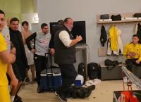 «ΧΑΜΟΣ στην ΑΕΚ: Ο Ηλιόπουλος μοίρασε ΠΡΙΜ–ΜΑΜΟΥΘ στα αποδυτήρια! Δεν πίστευαν στα αυτιά τους οι παίκτες!»