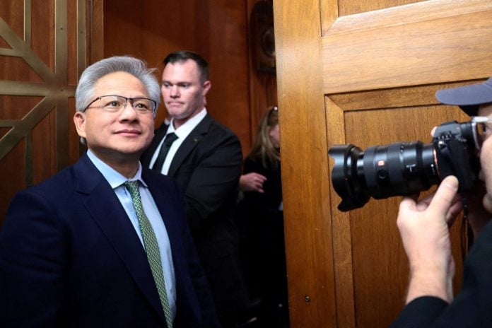 Jensen Huang: Ο «αόρατος» CEO της Nvidia που έγινε ο «βασιλιάς» της AI – Person of the Year 2025