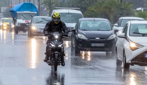Κακοκαιρία: Ήχησε το 112 σε Αχαΐα, Ηλεία, Ζάκυνθο και Κεφαλονιά– Θα «χτυπήσει» την Αττική σε δύο φάσεις