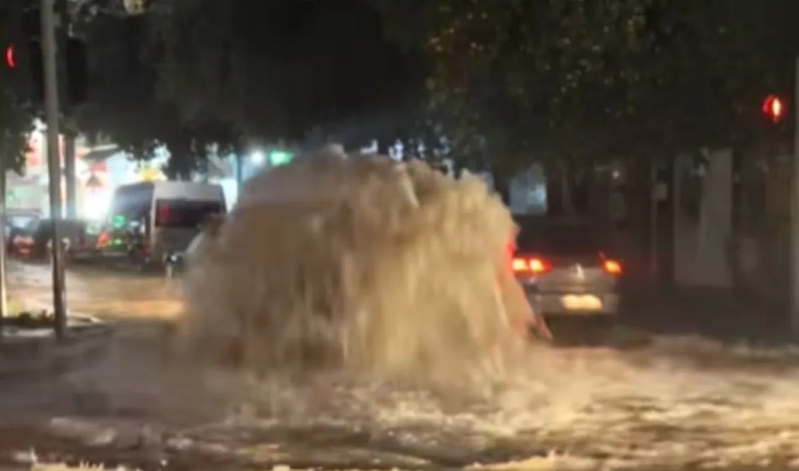 Κακοκαιρία Byron: Γιατί δημιουργήθηκε “σιντριβάνι” στην Καλλιθέα – Ο Θοδωρής Κολυδάς εξηγεί [vid]