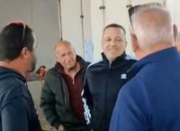 Ο Κασιδιάρης στα μπλόκα με άδεια από τη φυλακή – «Έχετε τη δύναμη να διώξετε τη διαφθορά»