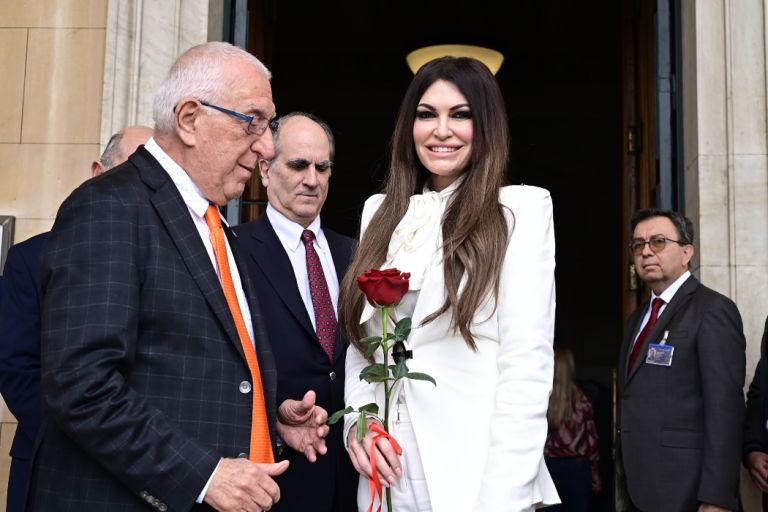 Στη Βουλή η Κίμπερλι Γκιλφόιλ, συνάντησε τον Νικήτα Κακλαμάνη [vid]