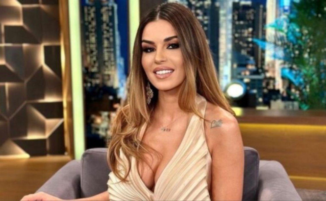 ΧΑΜΟΣ!Η Κολέτσα… ανατίναξε το Instagram: Υποδέχτηκε τον Δεκέμβριο με μαγιό στην παραλία