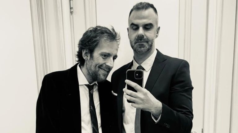 Αύγουστος Κορτώ: Η φωτογραφία με τον σύζυγό του και το μήνυμα αγάπης που συγκίνησε