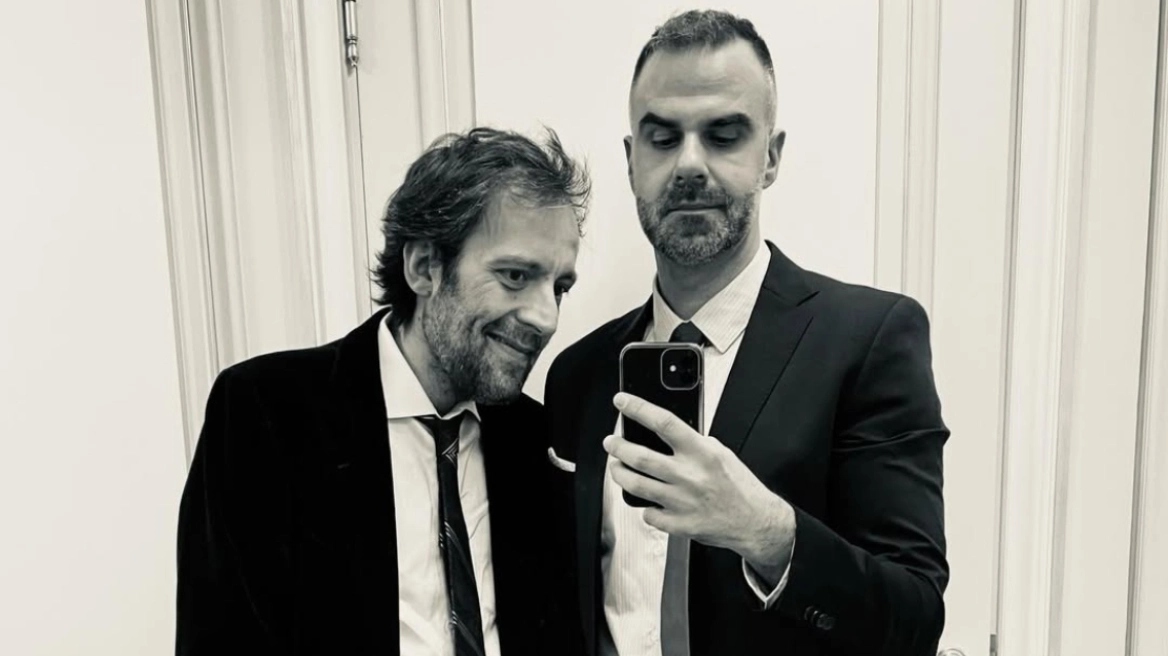 Αύγουστος Κορτώ: Η φωτογραφία με τον σύζυγό του και το μήνυμα αγάπης που συγκίνησε