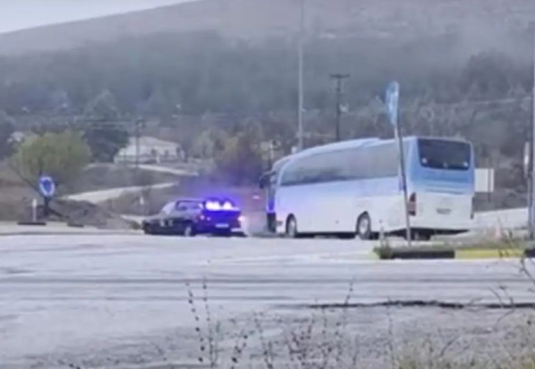 Τραγωδία στην Πτολεμαΐδα: Δυστύχημα σε λεωφορείο με 25 εργαζόμενους της ΔΕΗ – Νεκρός ο οδηγός