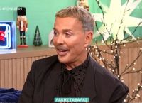 Ο Λάκης Γαβαλάς μιλά για τη φυλάκισή του: Πήγαινα ως Βουγιουκλάκη και τους έλεγα “ακρίστε, χωριανοί”