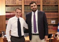 Εσωτερικός θερισμός στη ΝΔ: τα μπλόκα των αγροτών τινάζουν το Μαξίμου και φέρνουν ρήγματα στο κυβερνών κόμμα