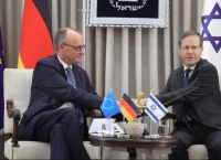 Στην Ιερουσαλήμ ο Καγκελάριος Μερτς – Στήριξη στο Ισραήλ και ανησυχία για τη Γάζα