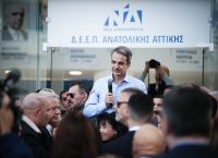 Μητσοτάκης στο Μαρκόπουλο: Στρατηγική διάσπασης των αγροτών ή διάλογος υπό όρους;