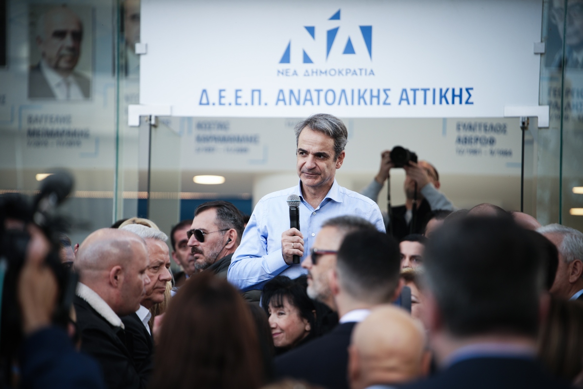 Μητσοτάκης στο Μαρκόπουλο: Στρατηγική διάσπασης των αγροτών ή διάλογος υπό όρους;