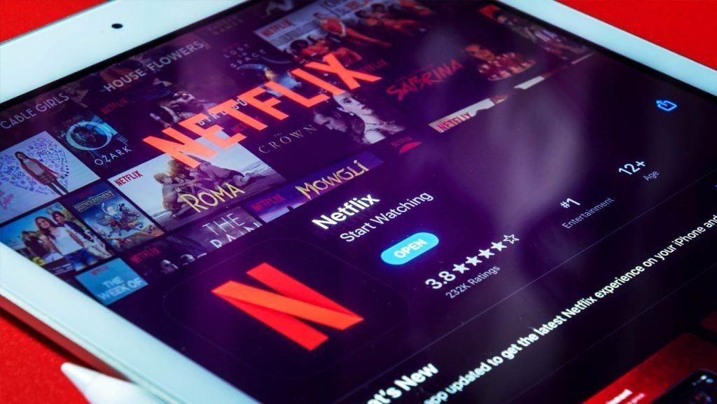 Το Netflix χτυπά Χόλιγουντ: Ετοιμάζει εξαγορά Warner Bros αξίας 75 δισ. δολαρίων – Τέλος στις αίθουσες;