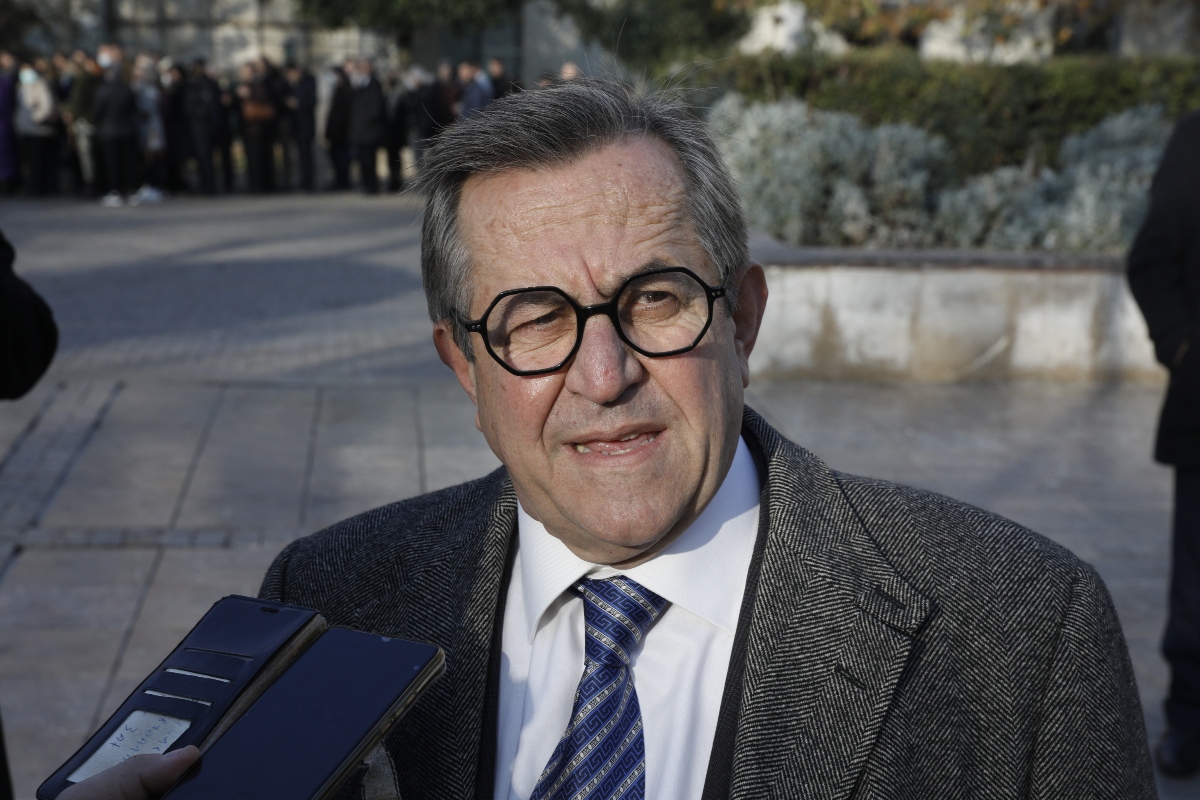 Ο Νικολόπουλος «αποκαλύπτει» επιστολή στον… Πούτιν για να δείξουν οι δορυφόροι αν υπήρχε ξυλόλιο στα Τέμπη