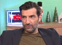 Νίκος Κουρής: «Κλείστηκα στο σπίτι μου από αξιοπρέπεια» – Όταν η προσωπική του ζωή έγινε θέμα συζήτησης