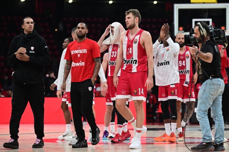 Ολυμπιακός – Βαλένθια: Νέα ήττα με απίστευτο «μπλακ άουτ» στο ΣΕΦ