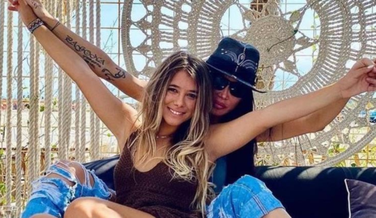 Έλαμψε από περηφάνια η Πάολα! Οι φωτογραφίες από την ορκωμοσία της κόρης της που κάνουν θραύση