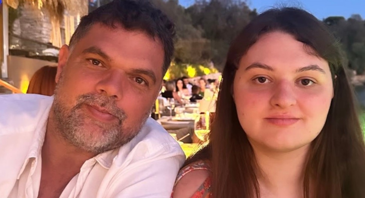 Παπανικολάου για την κόρη του: Μας είχαν πει ότι μπορεί να μη μιλούσε ποτέ κανονικά,σήμερα μιλάει 3 γλώσσες