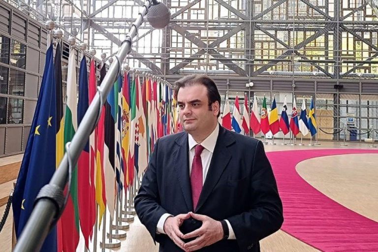 Αλλαγή ισορροπιών στην Ευρωζώνη: Η στρατηγική νίκη Πιερρακάκη στο Eurogroup