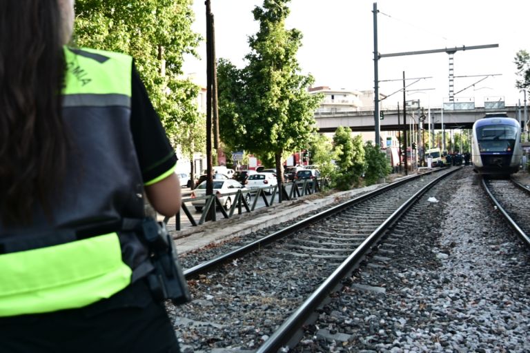 Άνω Λιόσια: Νεκρός άνδρας που παρασύρθηκε από τον προαστιακό