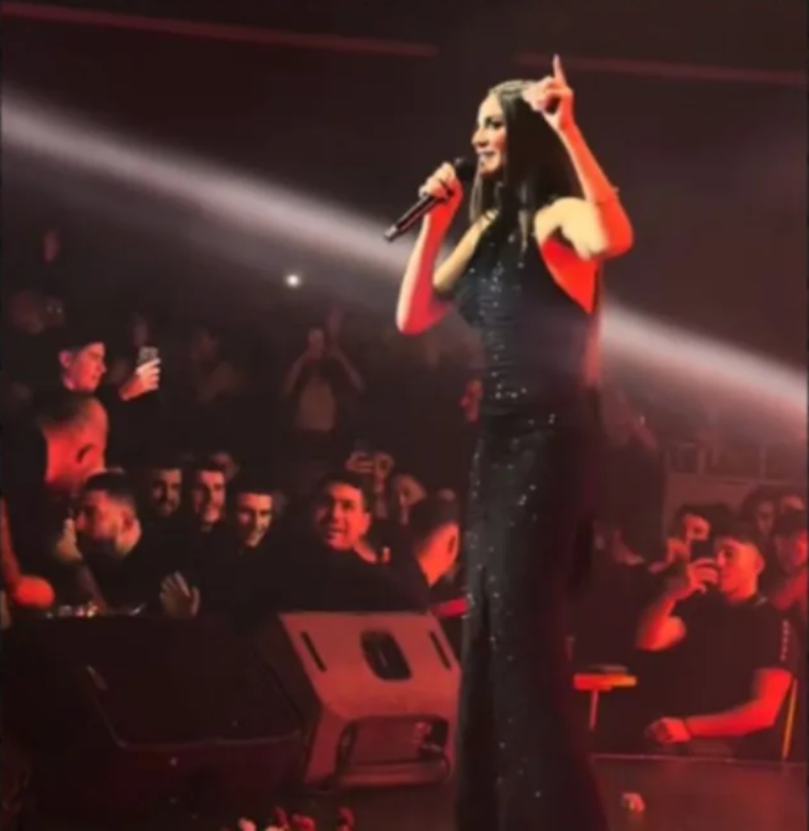 Απίστευτο περιστατικό σε live: Το σύνθημα που εξόργισε τη Ρία Ελληνίδου [vid]