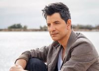 Ο Σάκης Ρουβάς χορεύει με την κόρη του Αριάδνη – Απίστευτη ομοιότητά τους γίνεται viral!