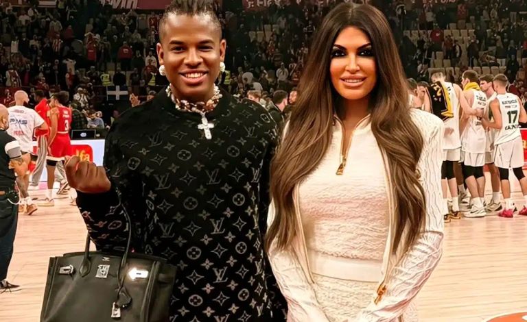 Μυστήριο δίπλα στην Κίμπερλι Γκίλφοϊλ: Ποιος είναι ο γοητευτικός άντρας που δεν την αφήνει στιγμή;