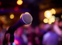 Σοκ! «Βόμβα» στη showbiz: Έρχεται καταγγελία για σεξουαλική κακοποίηση κατά κορυφαίου Έλληνα τραγουδιστή