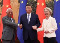 Ο Τραμπ θέλει συμφωνία, αλλά η Μόσχα λέει Όχι – Η Ευρώπη Κοιτάει την Κίνα