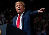 Ρατσιστικό παραλήρημα Τραμπ κατά Σομαλών μεταναστών: «Η χώρα τους βρωμάει, δεν τους θέλουμε στις ΗΠΑ»