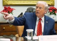 Ο Τραμπ κηρύσσει «τρομοκρατική» τη Βενεζουέλα και μπλοκάρει τα πετρελαιοφόρα – Οργισμένη απάντηση Μαδούρο