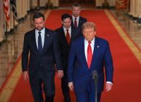 Οι ΗΠΑ αλλάζουν δόγμα: Ο Τραμπ αποδομεί τις αυταπάτες της Pax Americana και κοιτάζει μόνο συμφέροντα