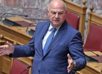 Γαλάζια καταιγίδα κατά Τσιάρα: Βουλευτές σε αναβρασμό για τα μπλόκα και το Μέτρο 23