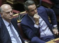 Αγρότες στα όρια: μπλόκα, Τσιάρας, Μητσοτάκης και το τελευταίο χαρτί πριν «παγώσουν» Χριστούγεννα και αγορά