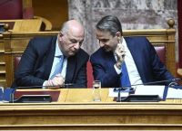 Farmers on the brink: blockades, Tsiaras, Mitsotakis and the last card before Christmas freezes markets